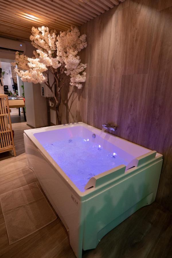 Capsule Thailande I Sauna I Balneo I Console I Jeux En Bois I Cinema I Cour Interieure Trith-Saint-Leger Buitenkant foto
