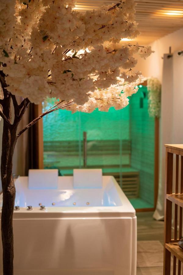 Capsule Thailande I Sauna I Balneo I Console I Jeux En Bois I Cinema I Cour Interieure Trith-Saint-Leger Buitenkant foto